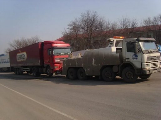 Эвакуация грузовой техники. Техпомощь стоимость услуг и где заказать - Великий Новгород