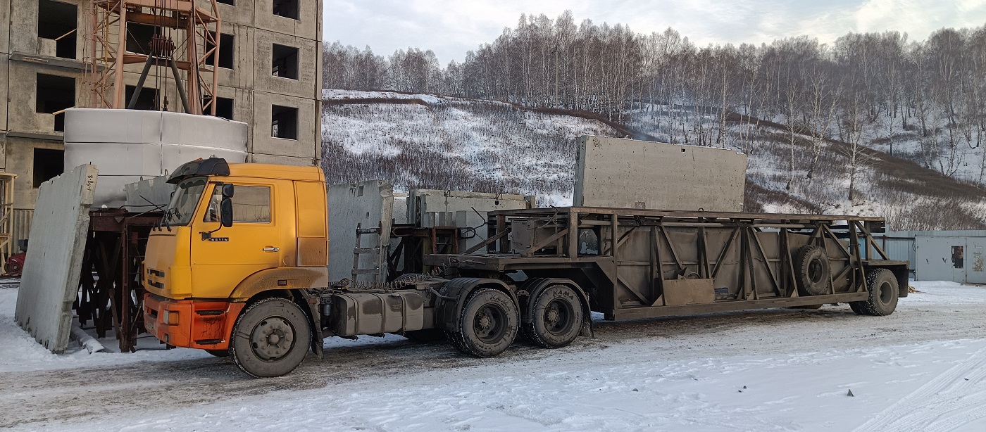 Аренда и услуги панелевозов для перевозки ЖБИ изделий в Великом Новгороде