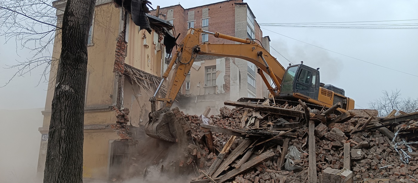 Услуги по сносу и демонтажу старых домов, строений и сооружений в Окуловке