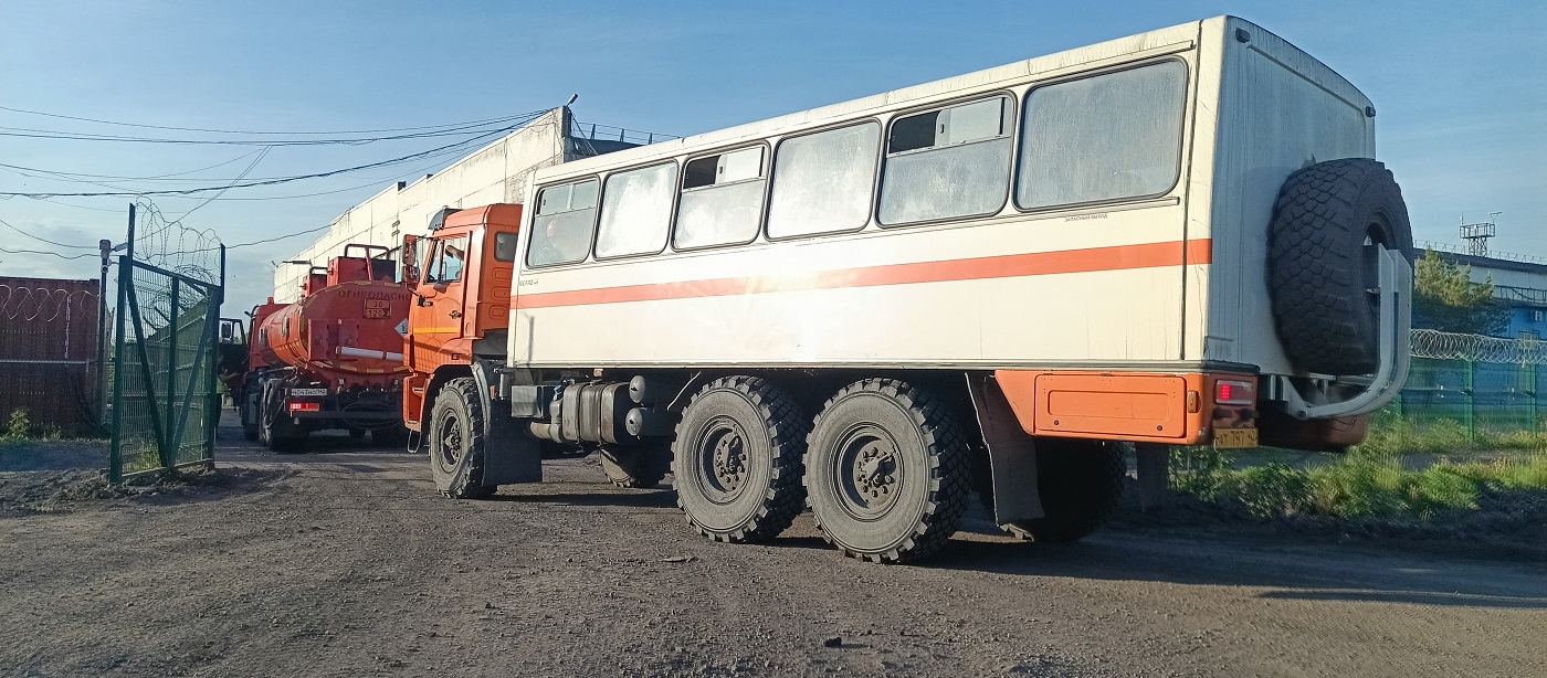 Вахтовые перевозки сотрудников автобусами и спецтехникой в Великом Новгороде